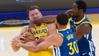 九游电脑版-废队友？离开库里后，库明加成为老鹰MVP！